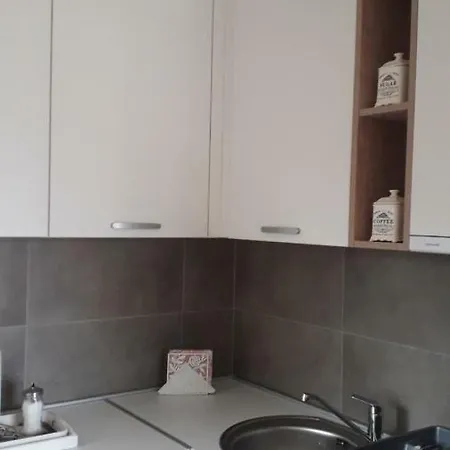 Nana Svetogorska 19 ,stan 17 Aparthotel *